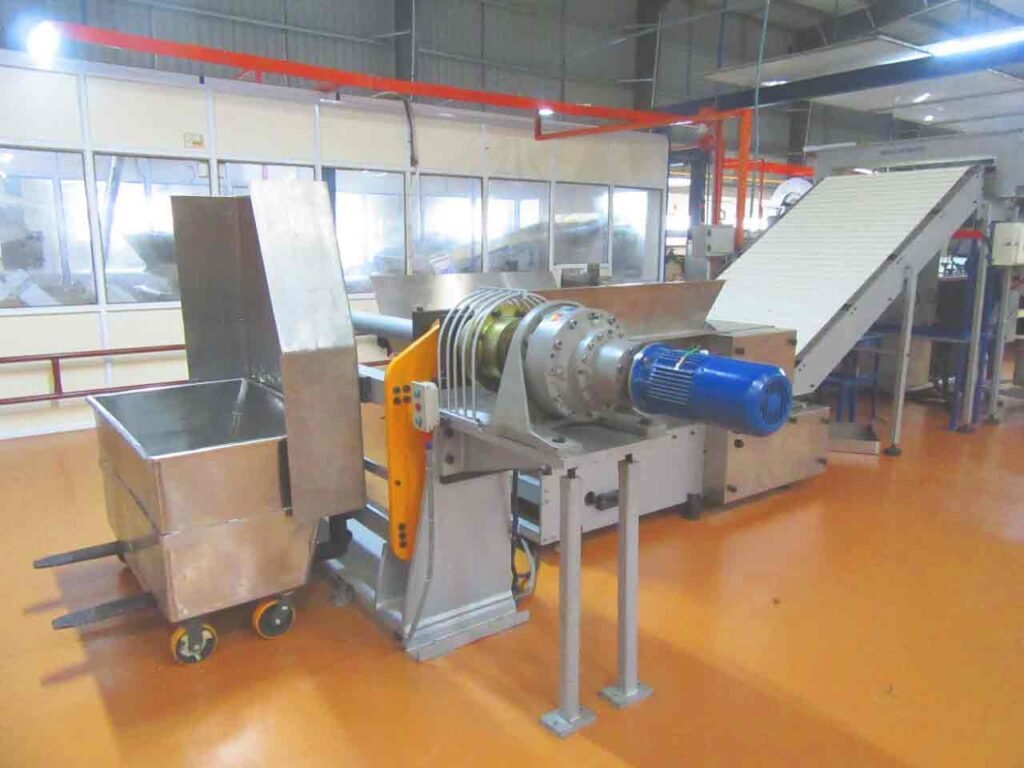 Power dough feeder for smooth biscuit dough handling